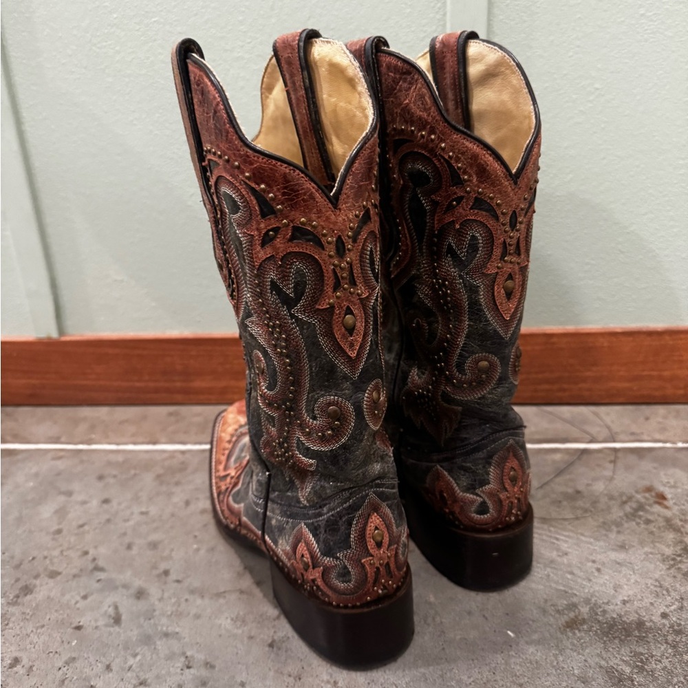 Women's Western Embroidered Leather Boots - image 2